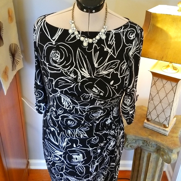 KARL LAGERFELD PARIS Black&White SZ 14 Dress with Side Ruching. - Picture 4 of 12